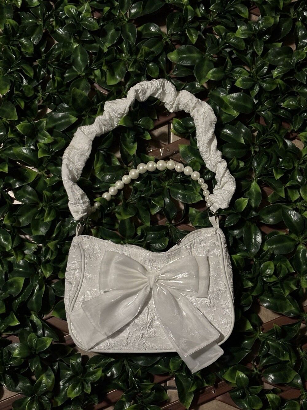 White Women’s Purse With bow & Pearl Detail